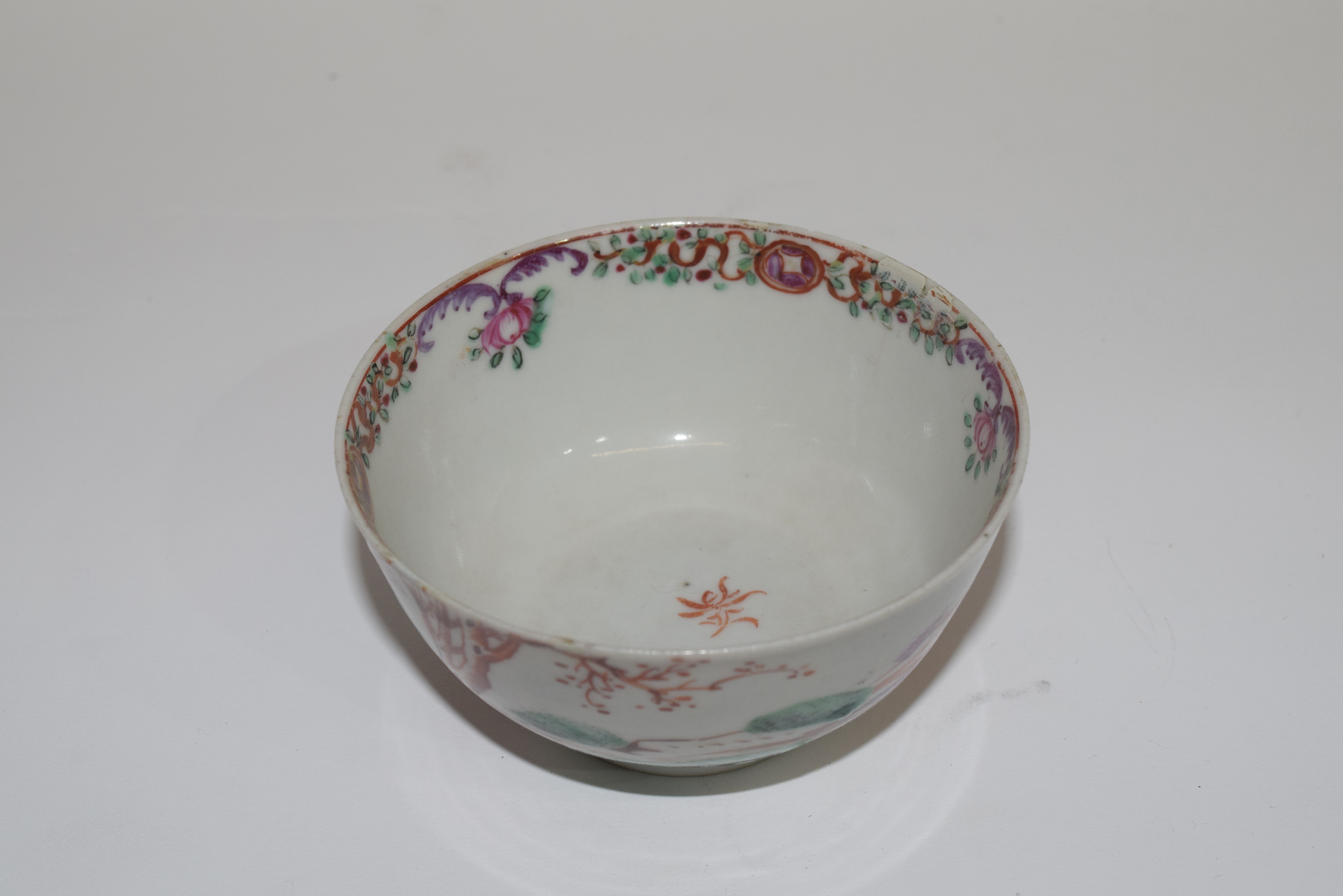 Small Chinese bowl, 18th century, with polychrome design of horses in a landscape, 9cm diam (rim - Image 3 of 3