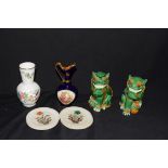 Mixed lot comprising a pair of contemporary Chinese Foo dogs, an Aynsley Pembroke pattern vase, a