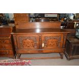 Good quality early 20th century oak sideboard in 17th century style having a chequered inlaid