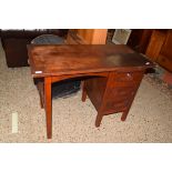 SMALL MID-20TH CENTURY STUDENTS OAK DESK, 103CM WIDE