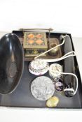 TRAY OF MIXED ITEMS TO INCLUDE A GLASS ROLLING PIN, TRINKET BOXES, DESK STAND ETC