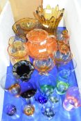 MIXED LOT OF GLASS WARES TO INCLUDE CARNIVAL GLASS, DRINKING GLASSES, VASES, BOWLS ETC