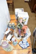 MIXED LOT OF ORNAMENTS TO INCLUDE A CAPO DI MONTE MODEL OF A TRAMP ON A BENCH