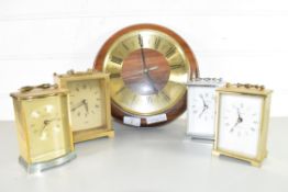 MIXED LOT COMPRISING FOUR MODERN CARRIAGE CLOCKS WITH QUARTZ MOVEMENT AND A FURTHER WALL CLOCK (5)