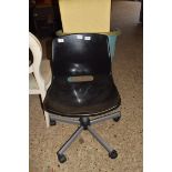 MOULDED PLASTIC OFFICE CHAIR