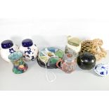 BOX CONTAINING MIXED ITEMS TO INCLUDE A PAIR OF MASONS GINGER JARS, GLASS FISHING BUOYS, HORS D'