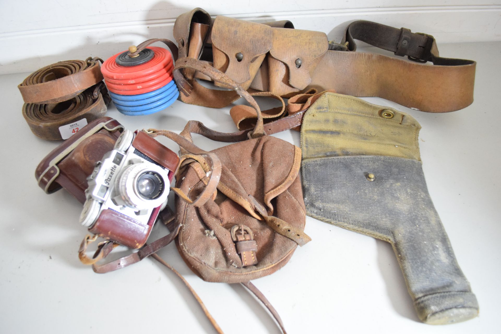 Quantity of hunting/gamekeeper's ammo pouches and belts - Image 2 of 2