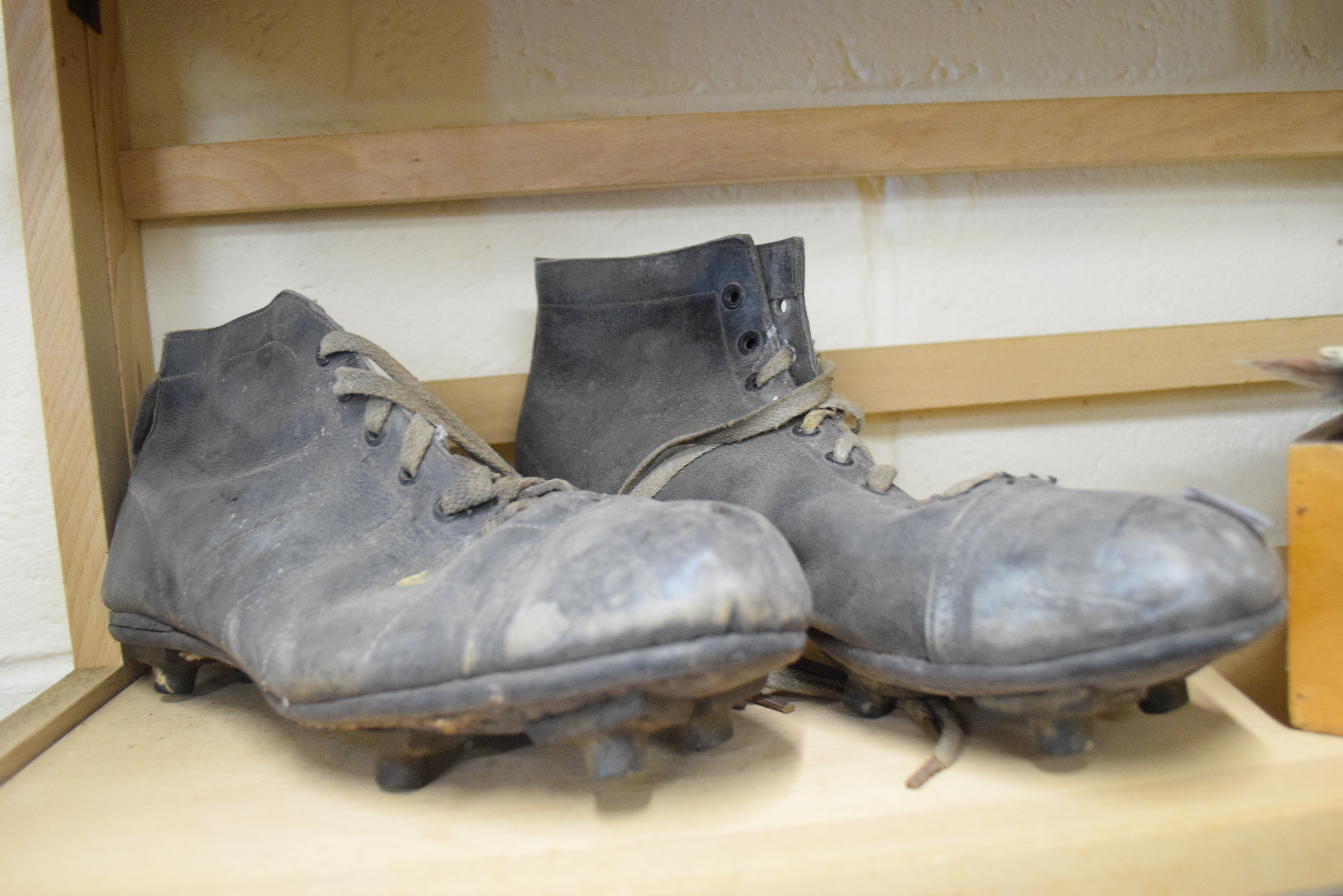 Pair of vintage sports style boots - Image 2 of 2