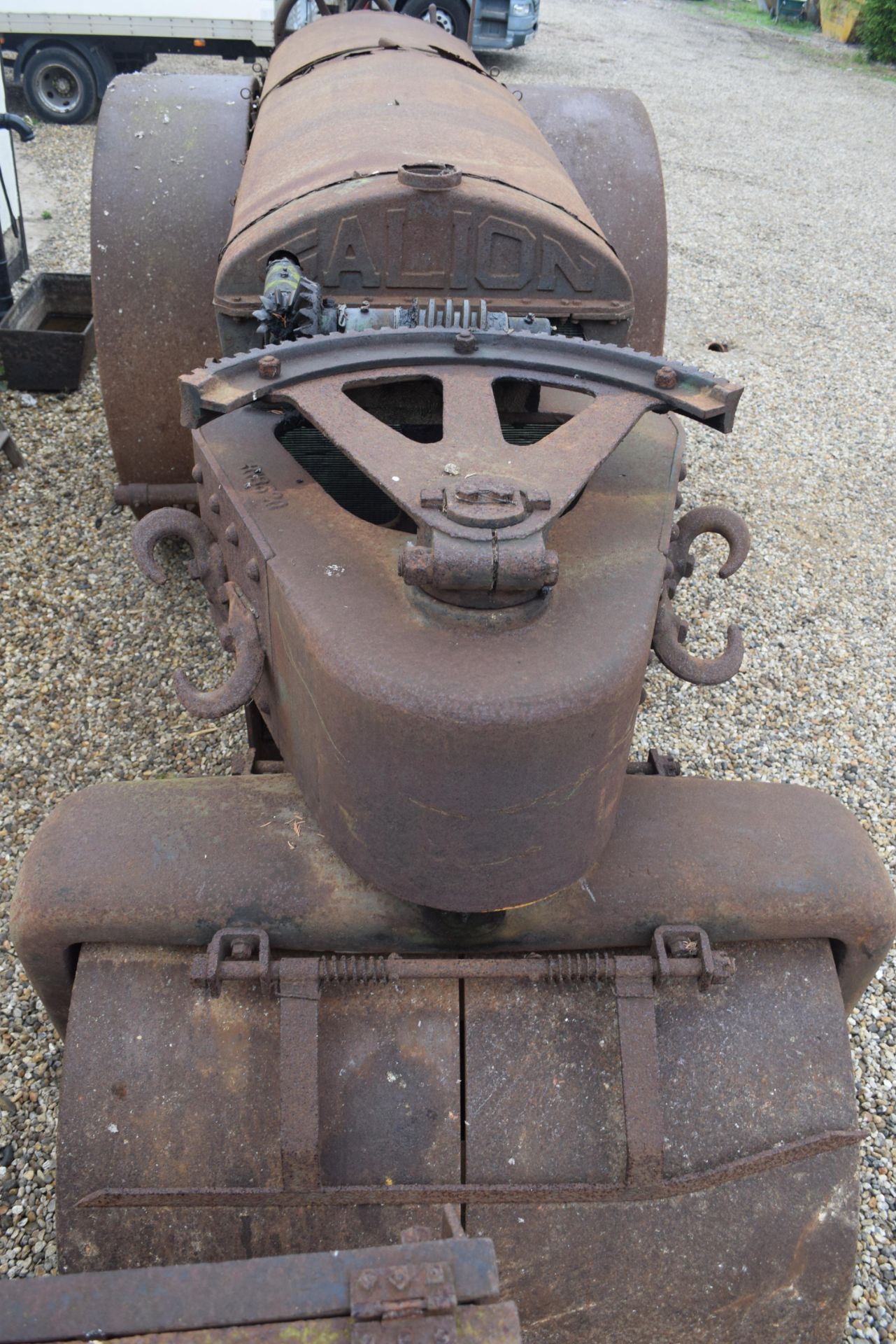 1940's GALION CHIEF 10ton ROLLER MODEL R WITH LEVELER - Image 14 of 23