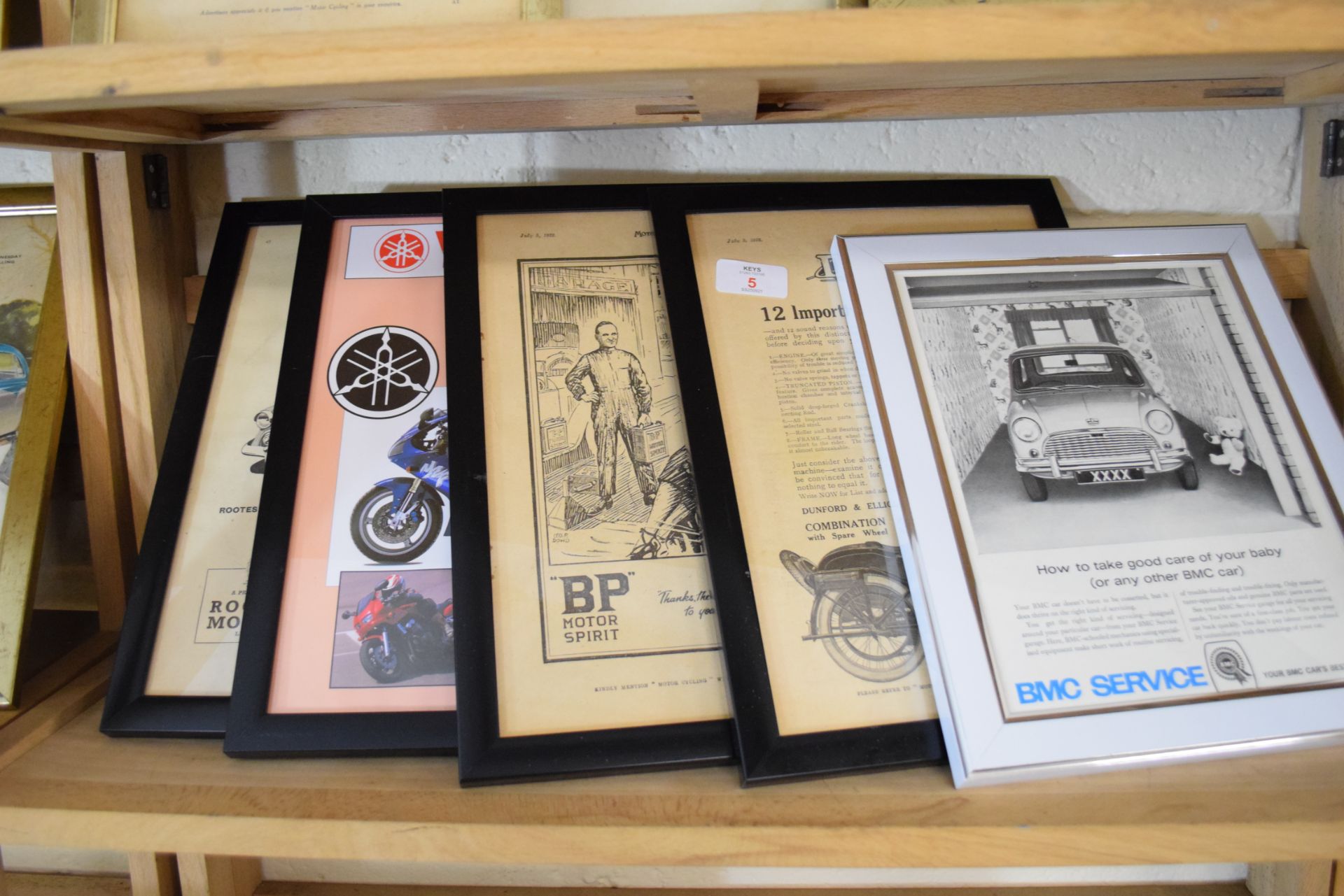 Quantity of framed advertising prints taken from a magazine for Yamaha motorbikes, BMC Service etc - Bild 2 aus 7