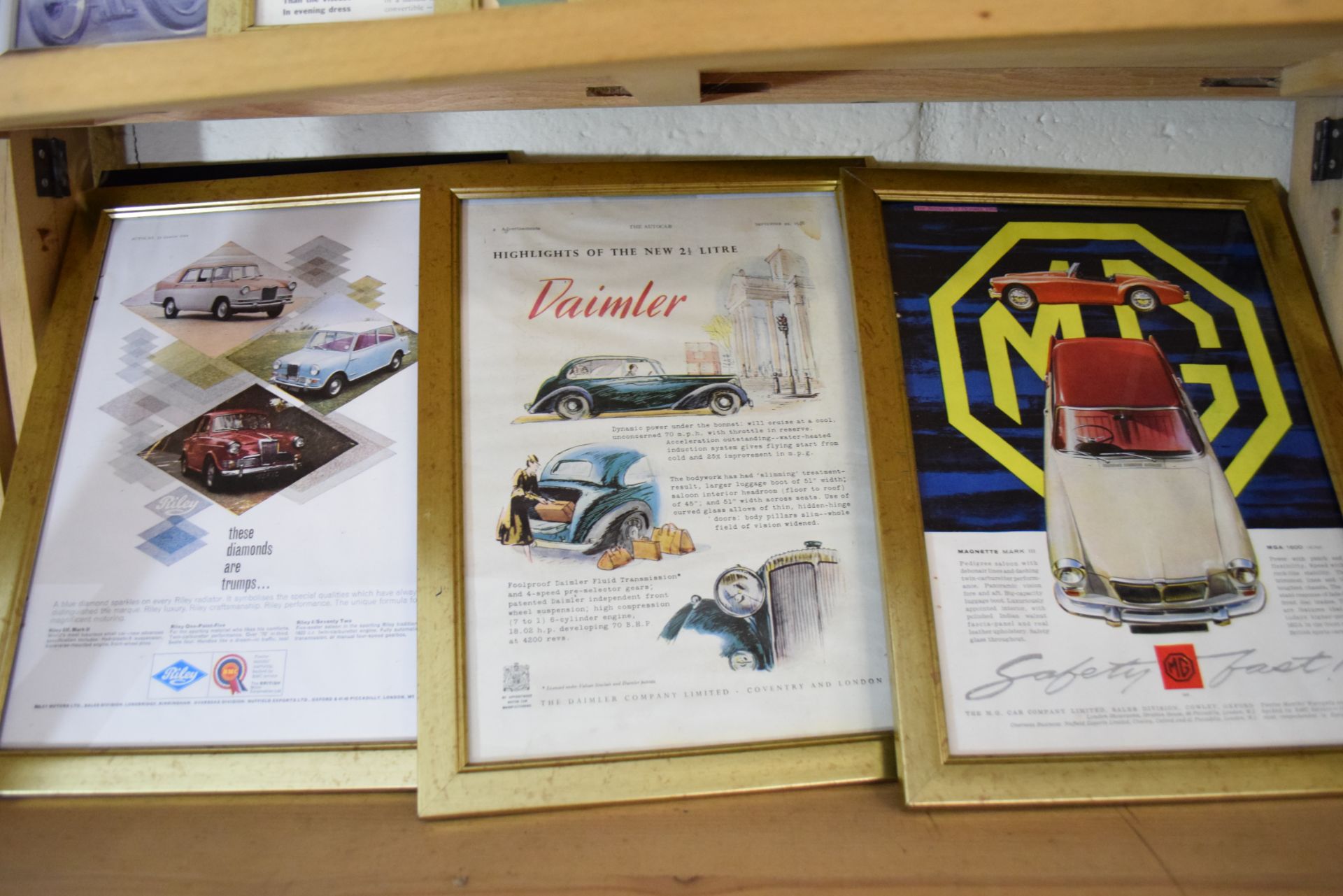 Quantity of framed advertising prints taken from a magazine for Yamaha motorbikes, BMC Service etc - Bild 6 aus 7