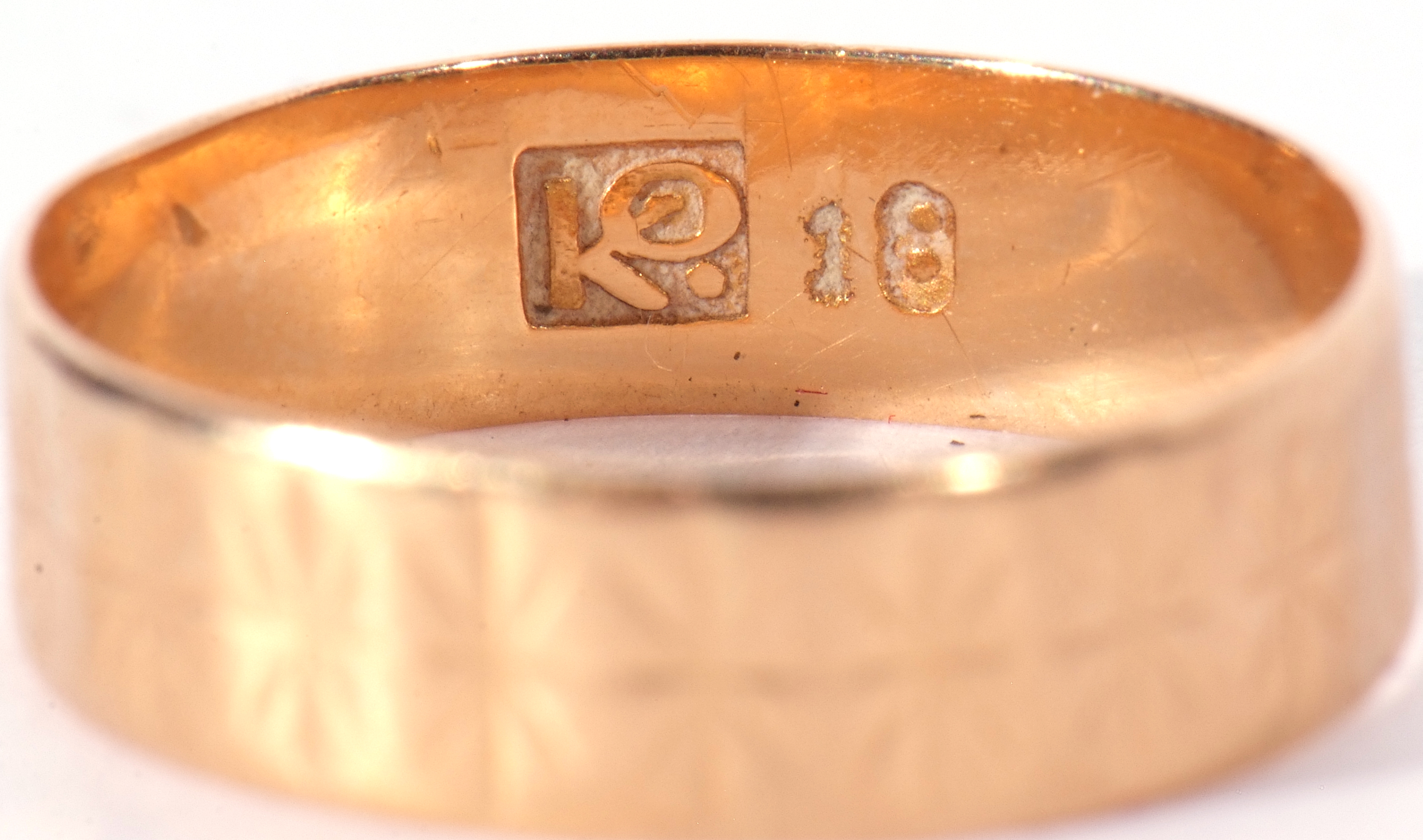 9ct gold wedding ring of plain polished design, 2.3gms, together with an 18ct stamped band, g/w 2. - Image 3 of 4