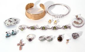 Quantity of mainly white metal jewellery to include rings, earrings, bracelets, g/w 101gms