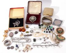 Mixed Lot: white metal hinged bracelet, silver heart pendant and silver oval locket, costume