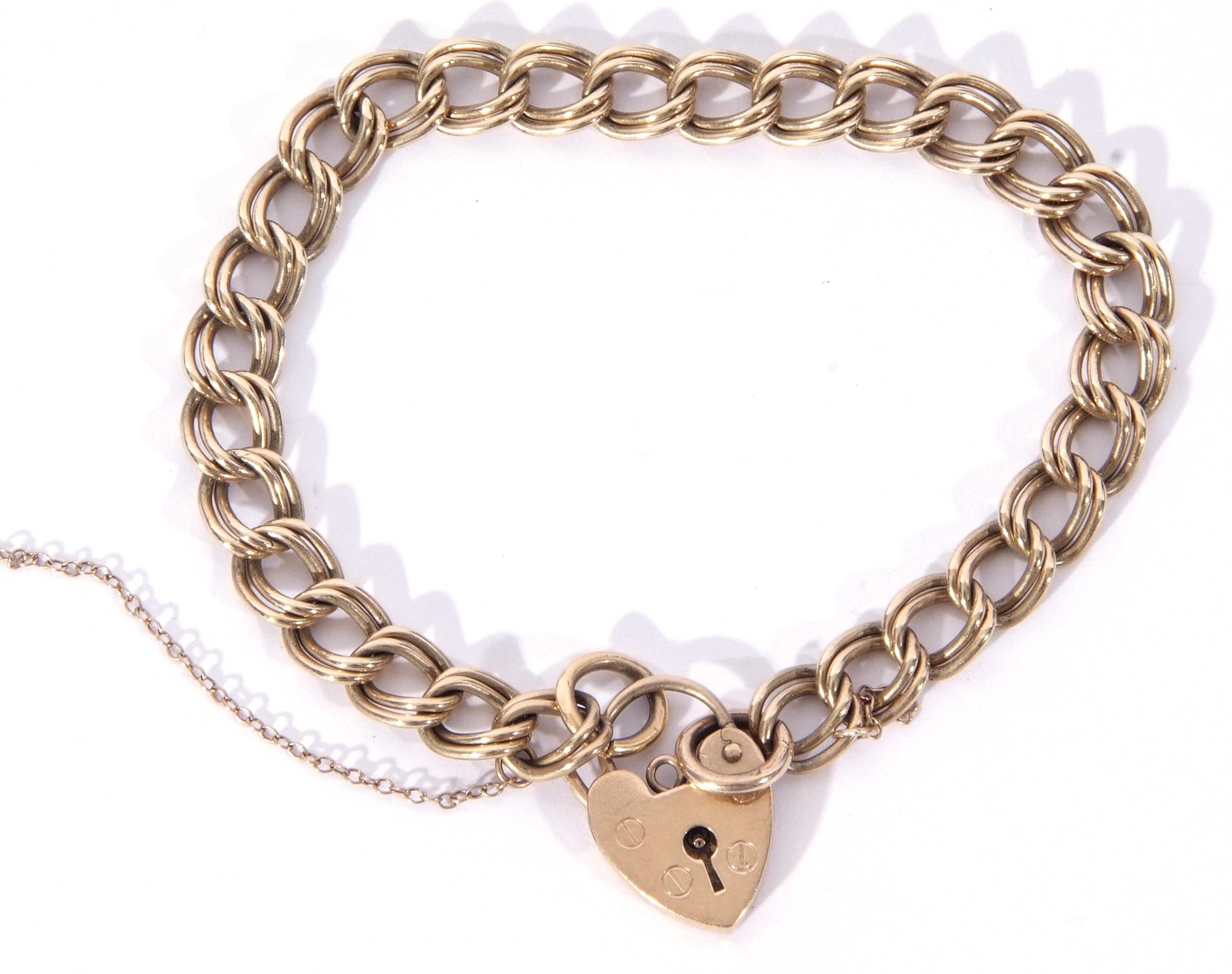 9ct gold bracelet, a design featuring double over links to a heart padlock, 19.5cm long, 12.5gms - Image 2 of 3