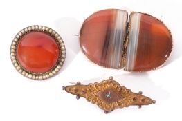 Mixed Lot: 9ct stamped Etruscan style brooch centring a small seed pearl, 4.5cm long, an antique