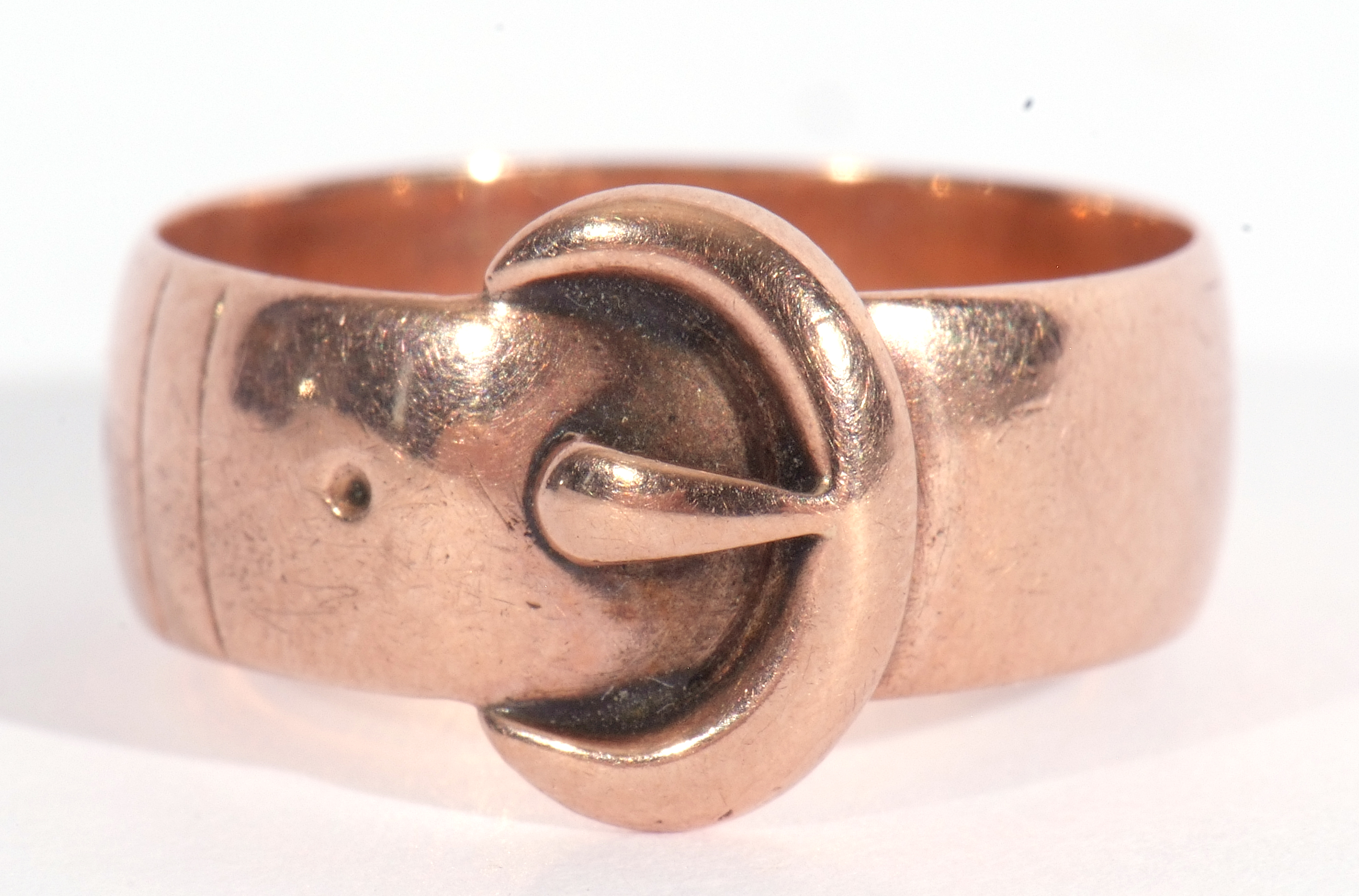 9ct rose gold buckle ring of plain polished design, 3.5gms, size N