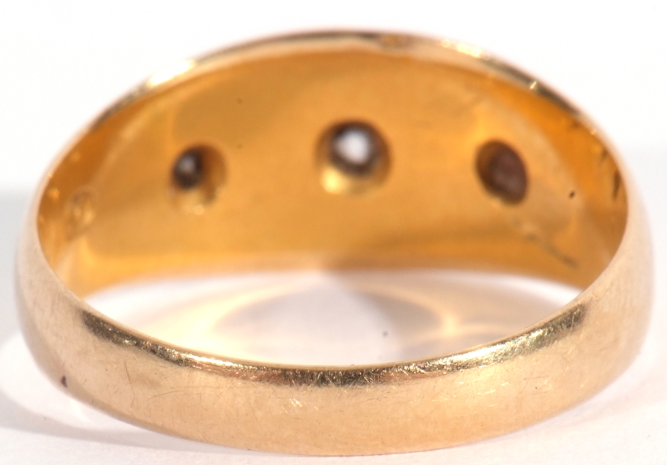 Early 20th century 18ct gold and three stone diamond ring featuring three graduated small - Image 5 of 7