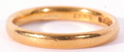 22ct gold wedding ring, plain and polished design, 3.5gms, size M