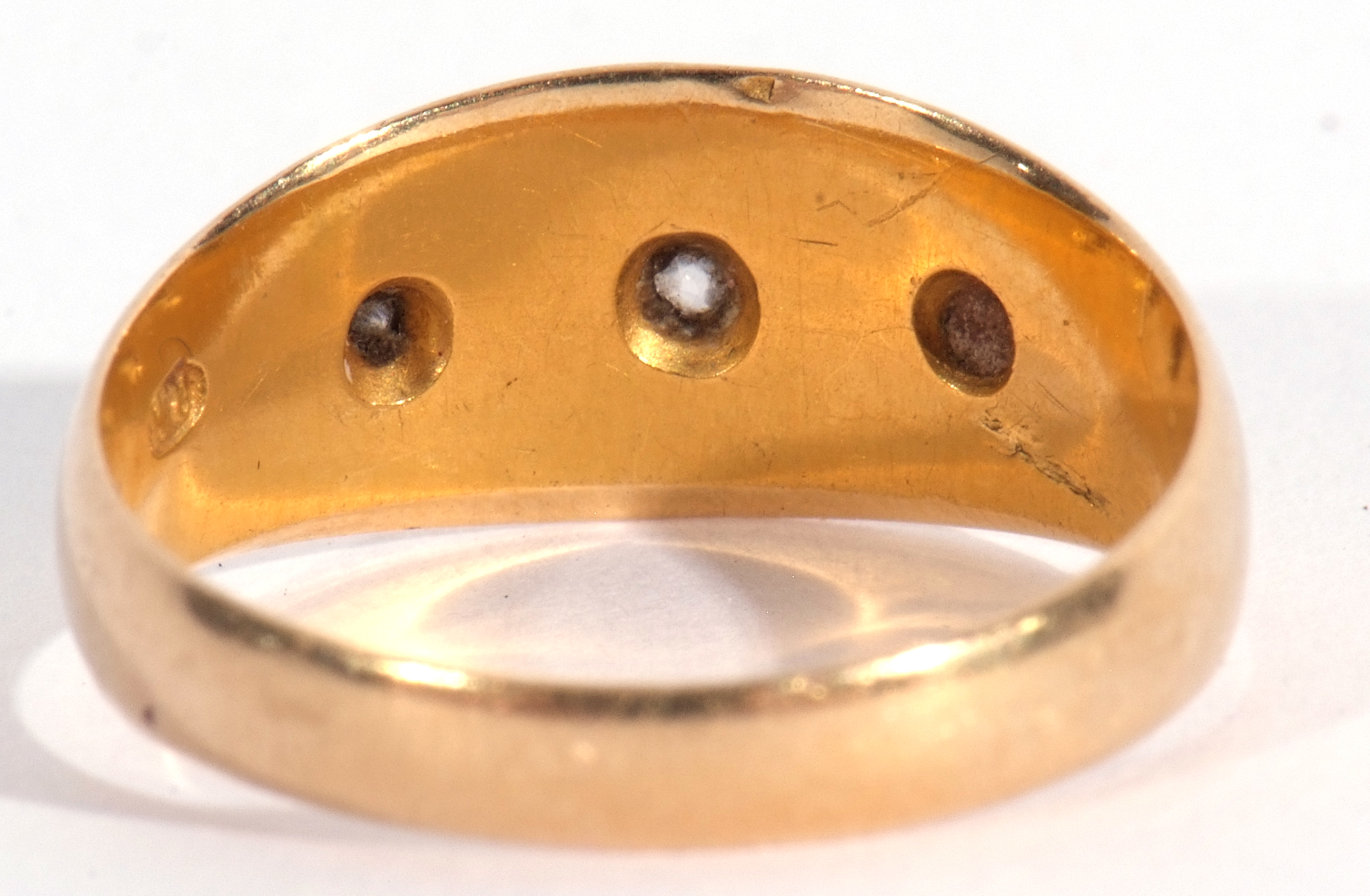 Early 20th century 18ct gold and three stone diamond ring featuring three graduated small - Image 4 of 7