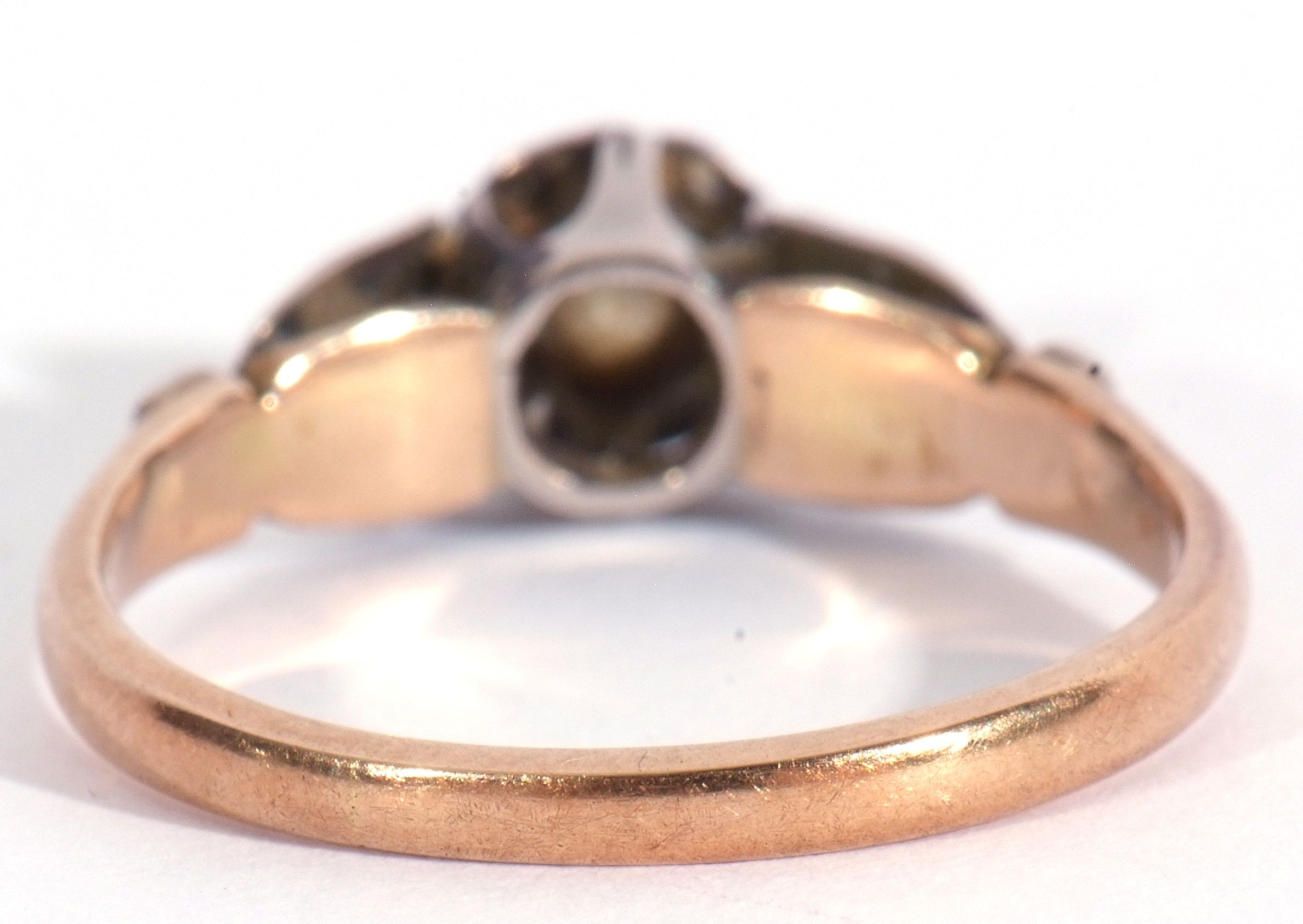 Diamond single stone ring featuring a small old cut diamond in illusion setting raised between - Image 4 of 6