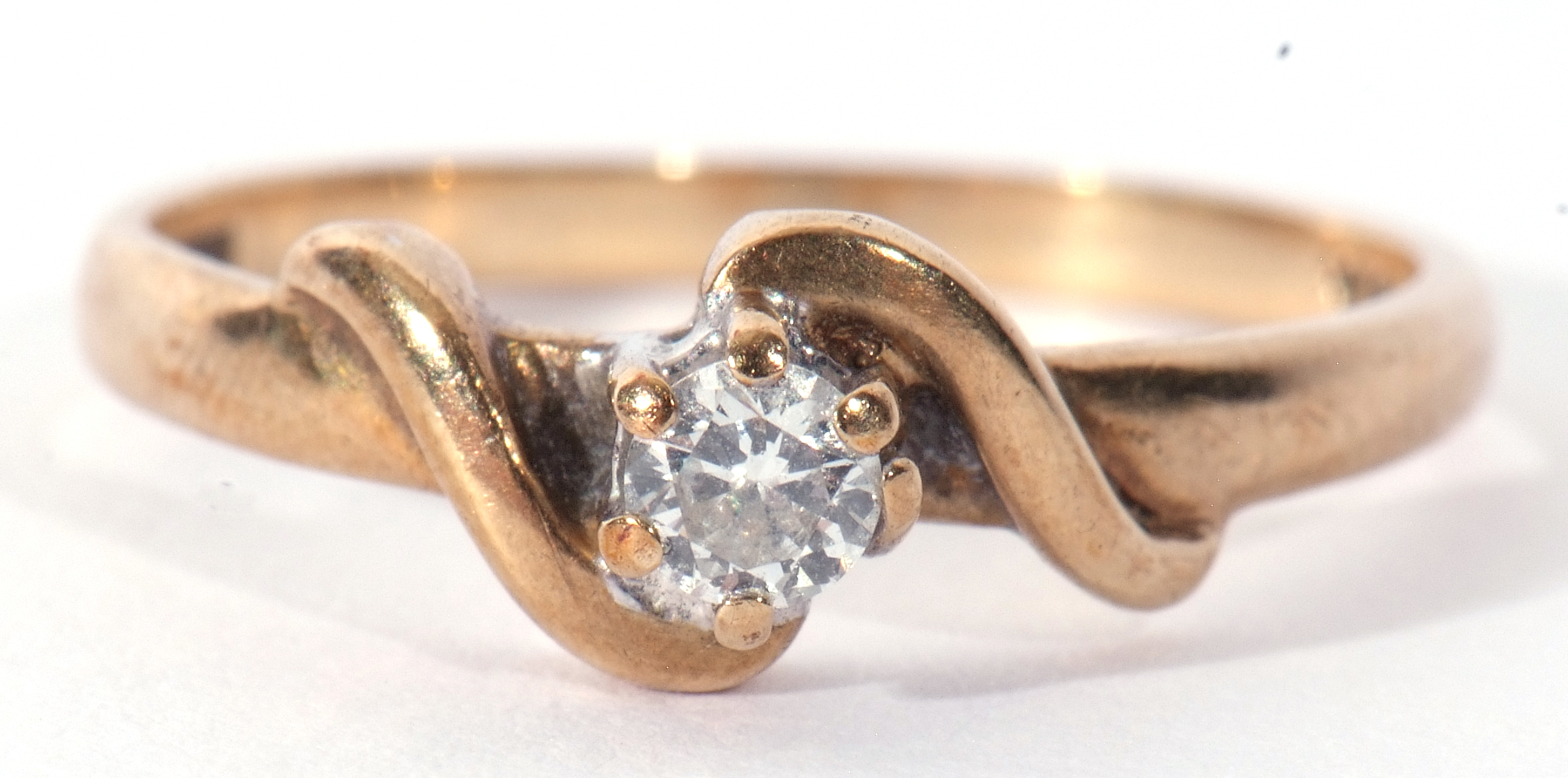 9ct gold single stone diamond ring, a small brilliant cut diamond, 0.15ct approx, raised between - Image 2 of 8