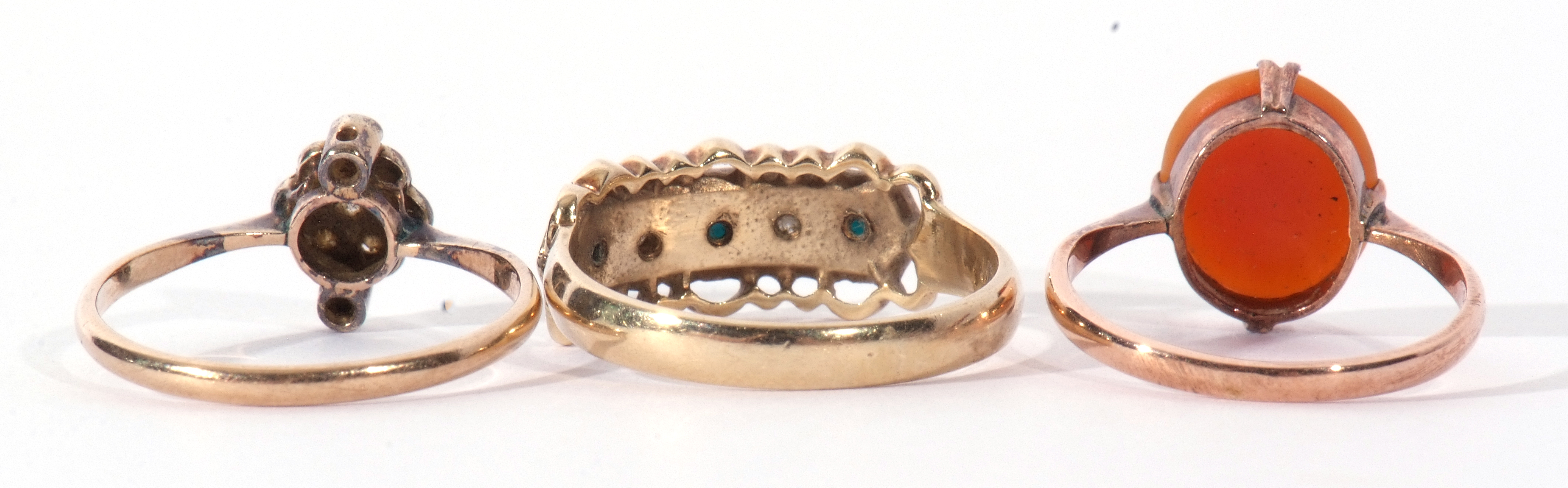 Mixed Lot: 9ct stamped sardonyx ring, a 9ct gold turquoise and small diamond set ring, together with - Image 3 of 10