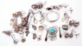 Mixed Lot: mainly white metal jewellery to include charm bracelet, brooches, pendants etc, g/w 160.