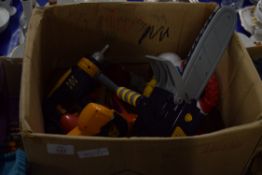 BOX OF CHILDRENS PLASTIC TOYS TO INCLUDE CONSTRUCTION TOOLS