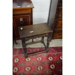 ANTIQUE OAK JOINT STOOL ON TURNED LEGS, 47CM WIDE