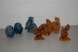 COLLECTION OF POOLE POTTERY MODELS TO INCLUDE SQUIRRELS, OWLS AND AN OTTER