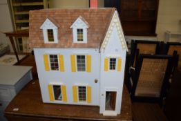 20TH CENTURY DOLLS HOUSE, 72CM HIGH