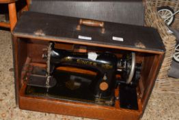 VINTAGE SINGER SEWING MACHINE AND TRAVEL CASE