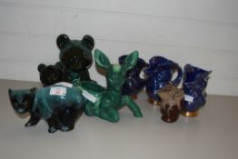 MIXED LOT COMPRISING LUSTRE FINISH KOOKABURRA FORMED JUGS, BLUE MOUNTAIN POTTERY BEARS AND AN