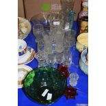 MIXED LOT OF GLASS VASES, BOWLS, DRINKING GLASSES ETC