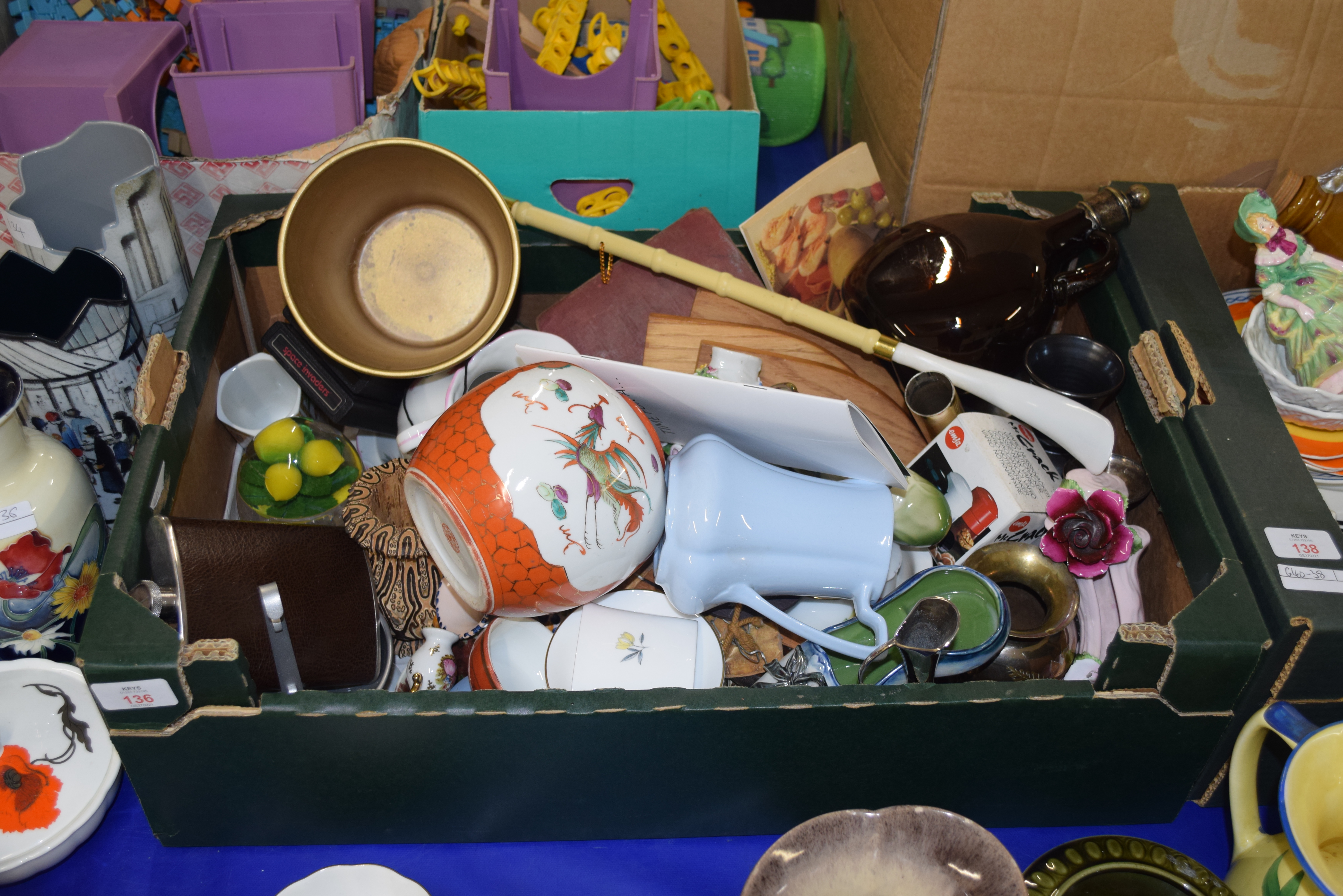 BOX OF MIXED WARES TO INCLUDE AMBER GLASS SPIRIT DECANTER, CHINESE GINGER JAR, HIP FLASK ETC