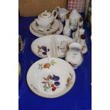 QTY OF ROYAL WORCESTER EVESHAM PATTERN TABLE WARES