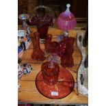 MIXED LOT OF CRANBERRY GLASS WARES TO INCLUDE VASES, DECANTER, DECORATED PLATES ETC