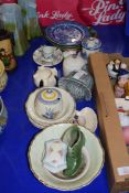 MIXED LOT OF CERAMICS TO INCLUDE A POOLE POTTERY PRESERVE POT, ROYAL DOULTON ASHTRAY, A TURKEY