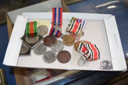 MIXED LOT COMPRISING WWII DEFENCE MEDAL, SPECIAL CONSTABULARY MEDALS, BAR OF THREE MINIATURE MEDALS,