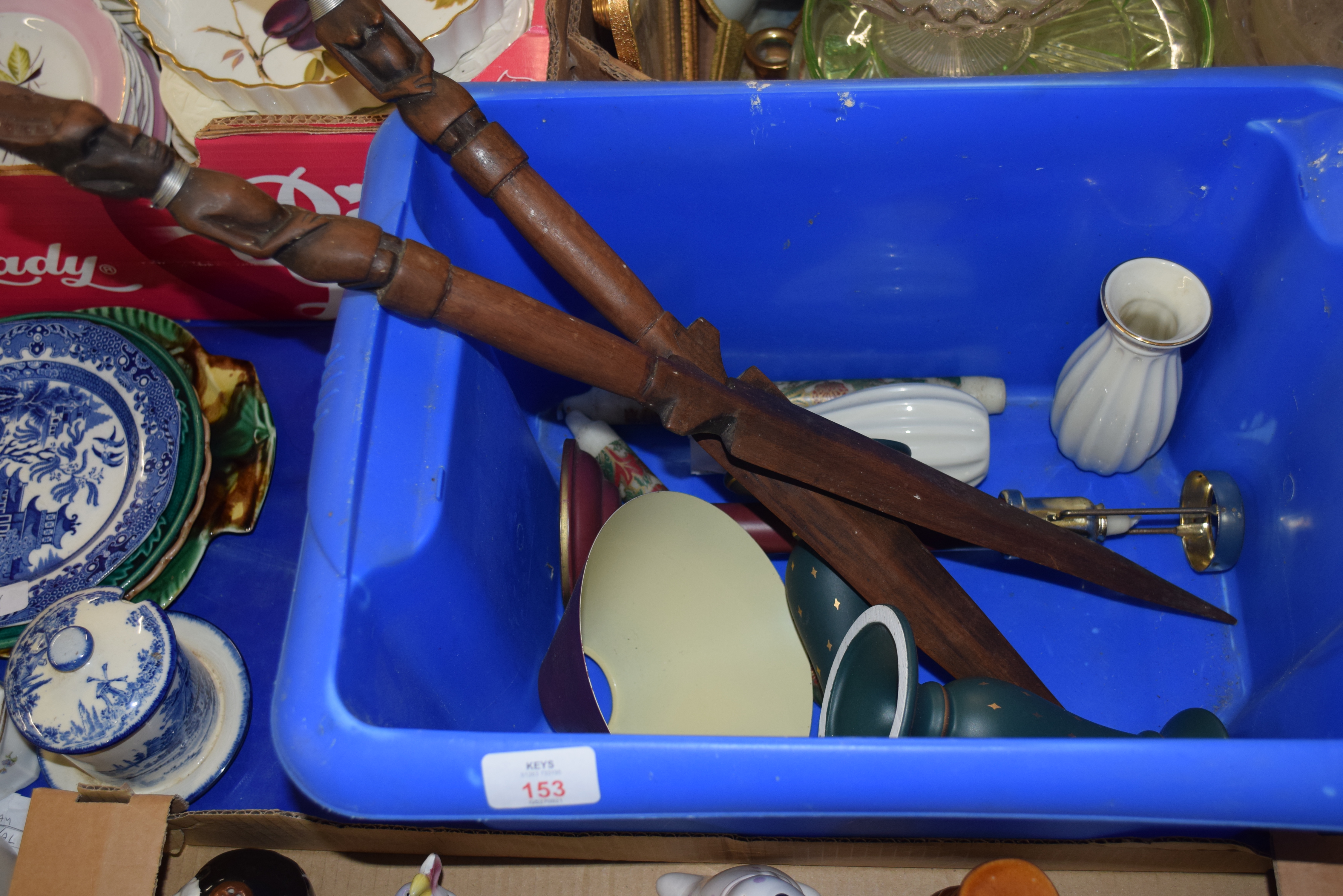 BOX OF MIXED ITEMS TO INCLUDE TOURIST WARE TRIBAL SPEARS, CANDLE HOLDERS ETC