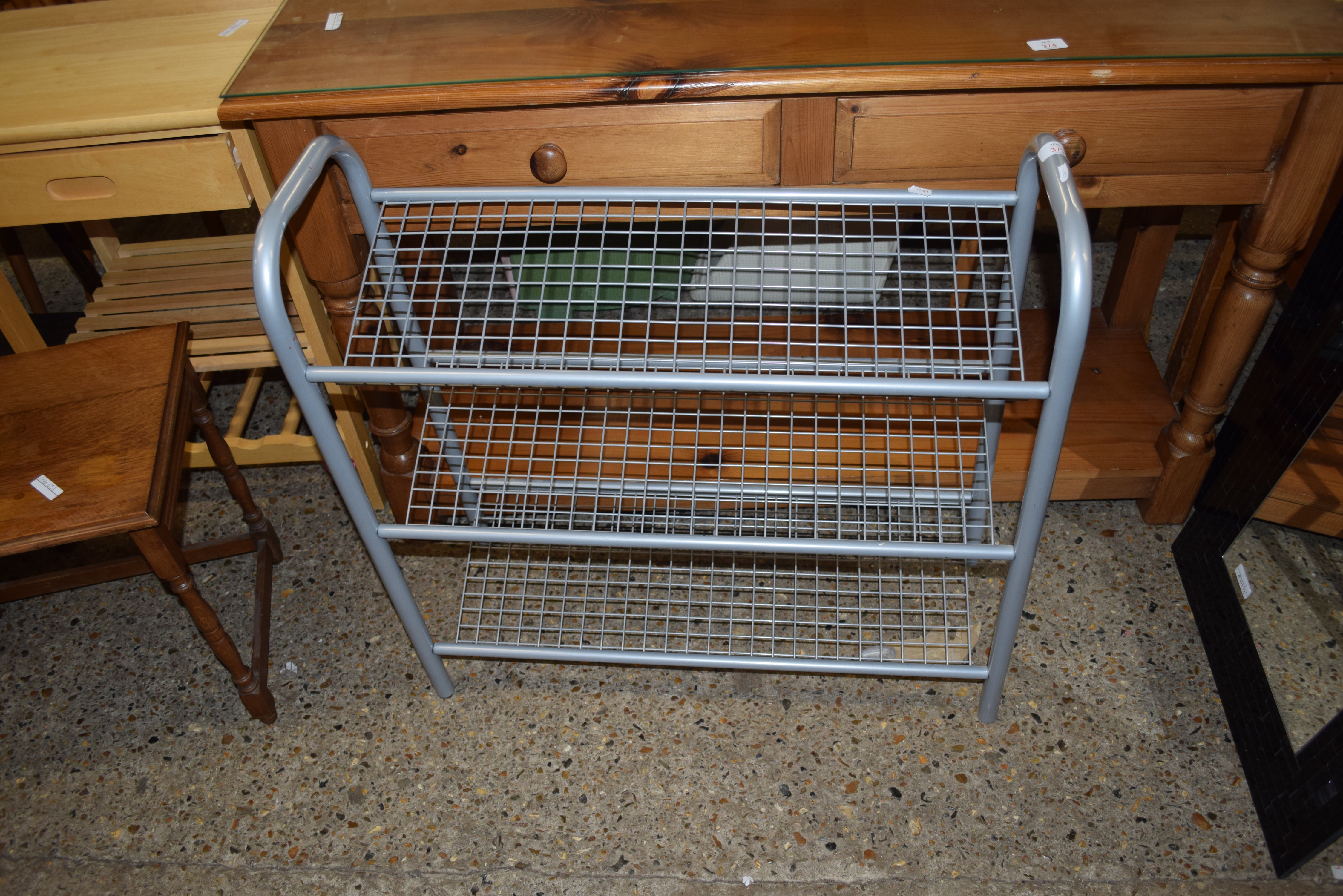 METAL SHOE RACK