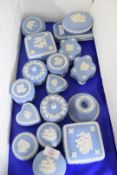 COLLECTION OF WEDGWOOD BLUE JASPERWARE ITEMS TO INCLUDE A RANGE OF COVERED TRINKET BOXES, PIN