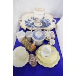 MIXED LOT OF CERAMICS TO INCLUDE ROYAL COMMEMORATIVE GOBLET, REPRODUCTION DELFT MUG, CUPS AND