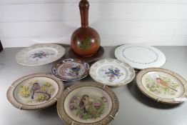 MIXED LOT OF CERAMICS TO INCLUDE PURBECK POTTERY BIRD PATTERN PLATES, A VICTORIAN TERRACOTTA
