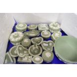 QTY OF WEDGWOOD GREEN JASPERWARES TO INCLUDE LARGE CIRCULAR BOWL, VARIOUS ASH AND PIN TRAYS, COVERED