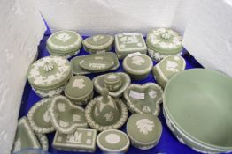 QTY OF WEDGWOOD GREEN JASPERWARES TO INCLUDE LARGE CIRCULAR BOWL, VARIOUS ASH AND PIN TRAYS, COVERED