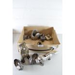 MIXED LOT COMPRISING METAL MODEL ANIMALS TO INCLUDE SWANS, BEAR SHAPED BRASS MONEY BOX, DOG SHAPED