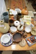 MIXED LOT OF CUPS AND SAUCERS, GOURD SHAPED VASE AND ORNAMENTS