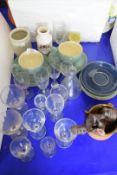 MIXED LOT COMPRISING DENBY CUPS AND SAUCERS, DRINKING GLASSES ETC